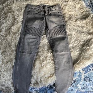 grey skinny skater jeans